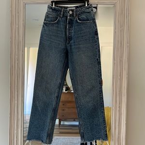 Zara Jeans Straight Leg High‎ Waist Size 0 EUC
